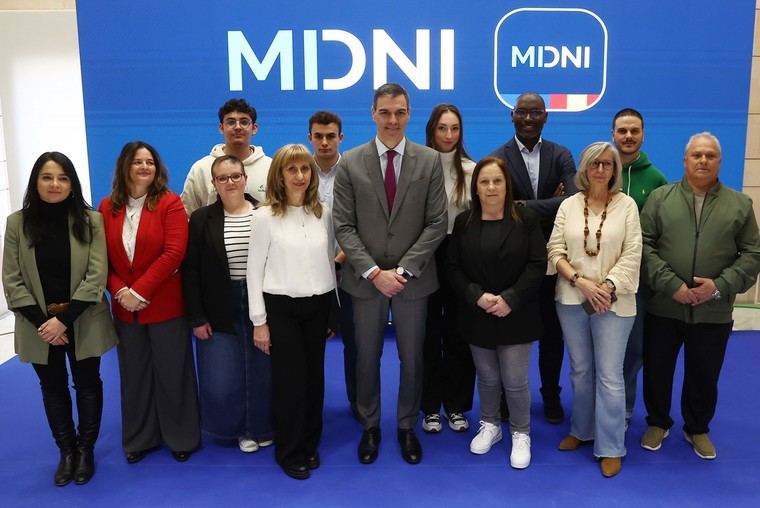 Sánchez presenta la app 'MiDNI' para el DNI en el móvil