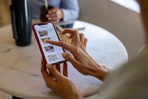 Mujeres españolas superan la media europea en competencias digitales