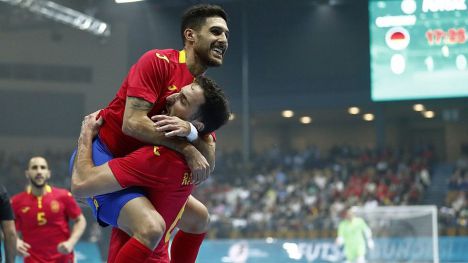 España se resarce con una amplia goleada (0-9)