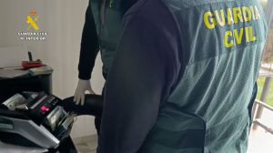 La Guardia Civil y la Gendarmería Real Marroquí desarticulan una organización e intervienen dos helicópteros utilizados para realizar “narcovuelos”