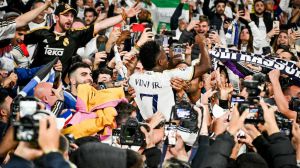 Condenan a ocho meses de cárcel a los tres aficionados que profirieron insultos racistas a Vinicius en Mestalla