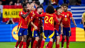 España borda el fútbol y vuela hacia octavos