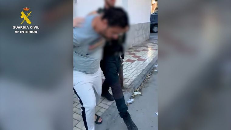 La Guardia Civil detiene en Málaga a un reclutador virtual que adoctrinaba en terrorismo yihadista