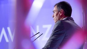 Sánchez: "Frente a la ultraderecha no debe haber colores, sino demócratas"
