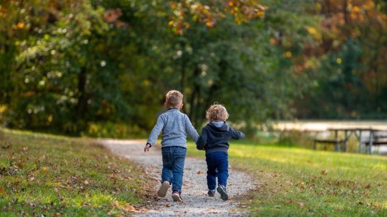 Los niños y niñas que viven en barrios más verdes presentan una mejor función pulmonar