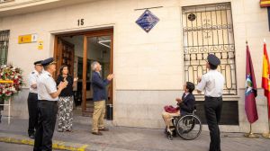 Madrid rinde homenaje al policía asesinado por GRAPO a las puertas de la comisaría de Moncloa-Aravaca