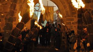 La fiesta de Los Escobazos (Cáceres) ha sido declarada Fiesta de Interés Turístico Nacional