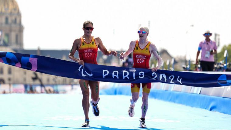 Susana Rodríguez arrasa en París con su segundo oro paralímpico de triatlón