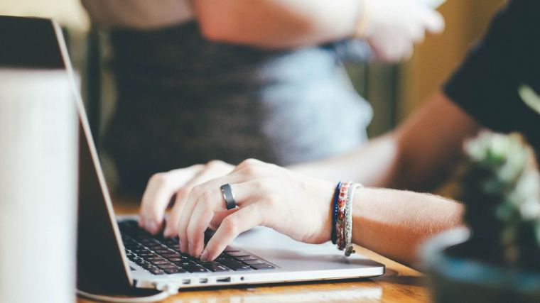 Razones por las que las habilidades en documentos digitales son esenciales para los empleados