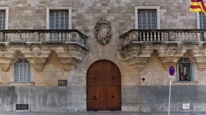 La Audiencia de Balears condena a un hombre por acosar a su vecina durante casi un año
