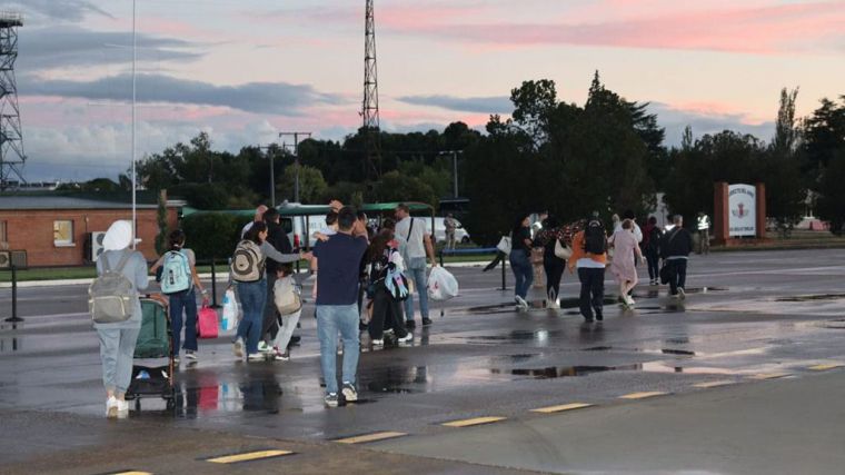 El Gobierno declara la emergencia para la atención de personas de origen español evacuadas del Líbano