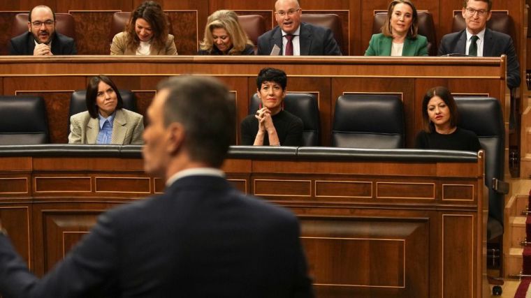 El PP denuncia al PSOE por corrupción... y firma el texto el acusado de destruir los papeles de Bárcenas