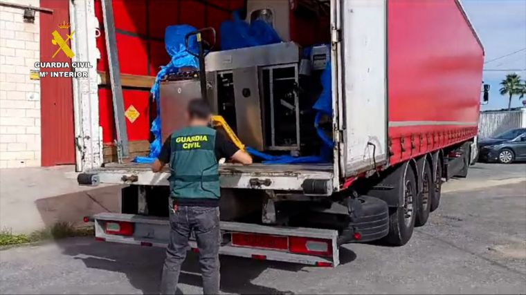 Operación Kilin: La Guardia Civil cierra una fábrica clandestina y detiene a 10 personas