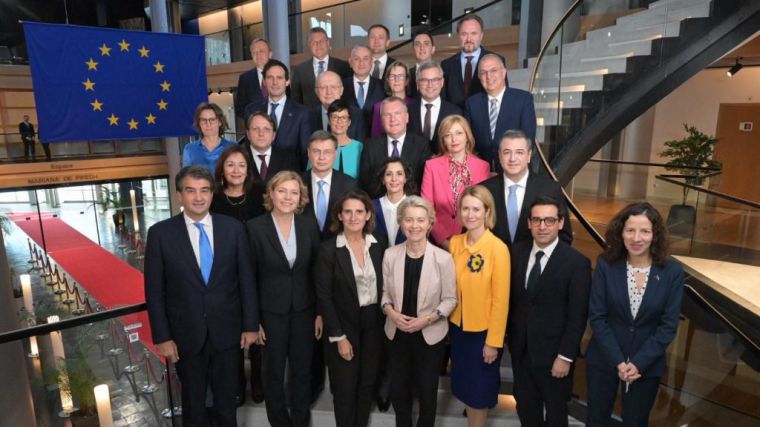 Luz verde a la nueva Comisión Europea con Teresa Ribera como número dos