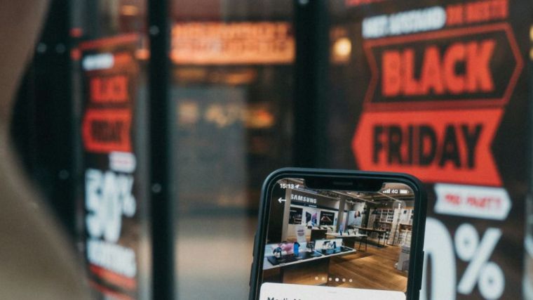 Consumo detecta que el 70% de las rebajas en comercio electrónico durante el 'Black Friday' son falsas o engañosas