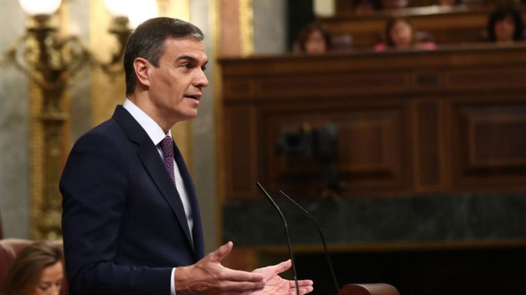 Sánchez critica al PP y defiende la figura de Ayuso en un acto del PSOE