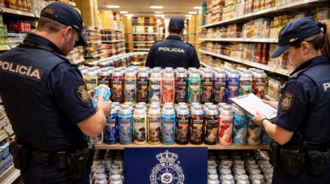 La Policía Nacional incauta más de 200 batidos ilegales en supermercados de Barcelona
