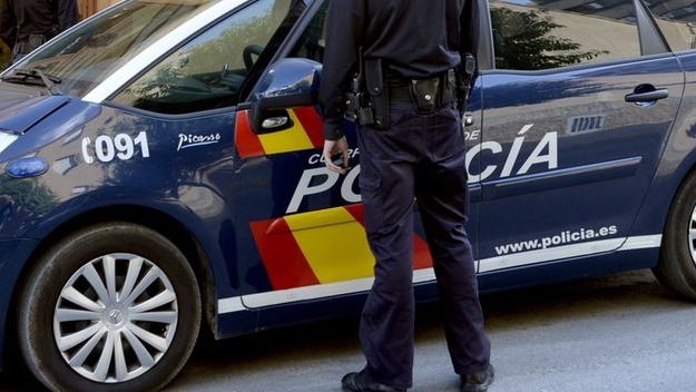 La Policía Nacional detiene a dos personas por su presunta implicación en un asalto con arma de fuego a un salón de juegos en Sevilla