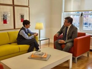Isabel Rodríguez se encuentra con líder de la construcción en España