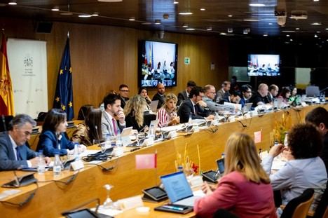 Acuerdo para distribuir 2.571 millones en empleo activo hasta 2029