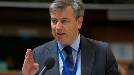 No tienen legitimidad para tocar la educación