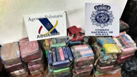 Aprehendidos en el puerto de Algeciras 380 kilos de cocaína ocultos bajo la línea de flotación de un buque portacontenedores