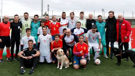 Los árbitros ELITE UEFA disfrutan dirigiendo a la Selección Española de Fútbol para ciegos