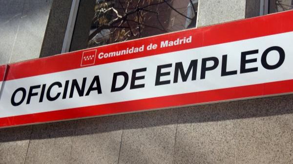 La tasa de paro de España sigue siendo casi el triple que la de la OCDE al situarse en el 14,1% en noviembre