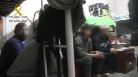 La Guardia Civil libera a 61 personas sometidas a explotación laboral