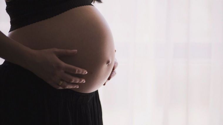 Un estudio revela que las embarazadas no transmiten el coronavirus a los bebés
