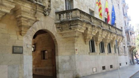 Condenado a 18 años y medio de prisión por abusar sexualmente de sus hijastras en Menorca