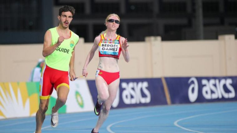 Los deportistas ciegos de alto nivel arrancan sus entrenamientos, algunos con guías