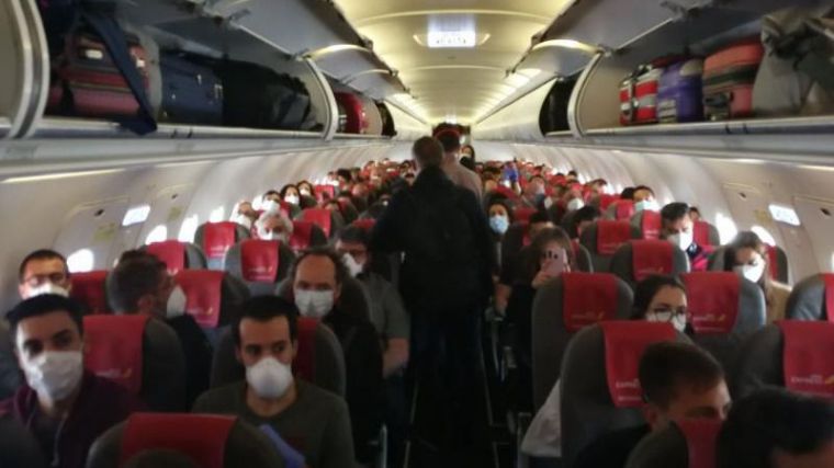 Facua denuncia a Iberia por 'incumplir' las medidas de separación entre pasajeros