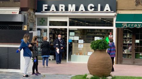 La farmacia madrileña distribuye más de 1,1 millones de mascarillas en diez horas