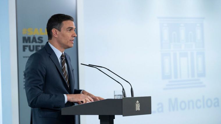 Sánchez informa a las comunidades del nuevo reparto de fondos y de una 'nueva normalidad' consensuada