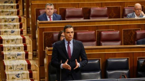 Sánchez acusa a Casado de 