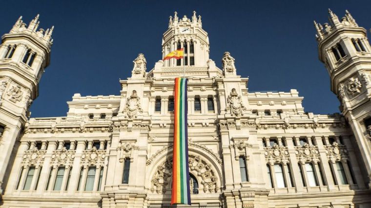 Madrid tiene más de seis ataques de odio a la semana contra el colectivo LGTB