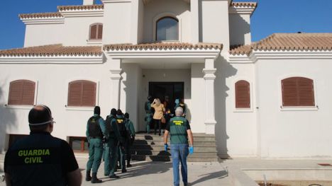 Desarticuladas varias organizaciones dedicadas al apoyo logístico de 'narcolanchas' y al contrabando de tabaco en el Campo de Gibraltar