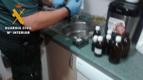 Detenida en Piedratajada por vender un 'bebedizo' al que se le atribuyen beneficios para la cura de la Covid-19 y otras patologías