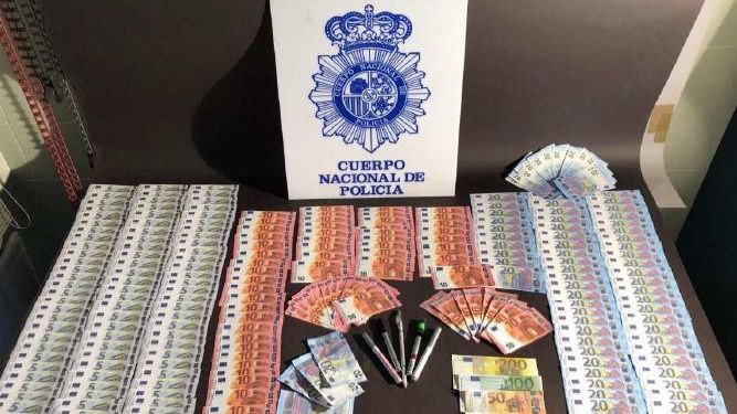 La Policía detiene a cinco personas en dos operaciones contra la distribución de dinero falso