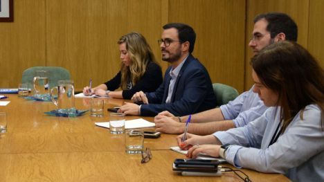 Garzón defiende que los prostíbulos deberían estar cerrados 