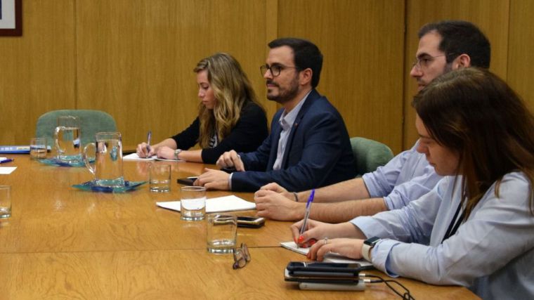 Garzón defiende que los prostíbulos deberían estar cerrados 'siempre'