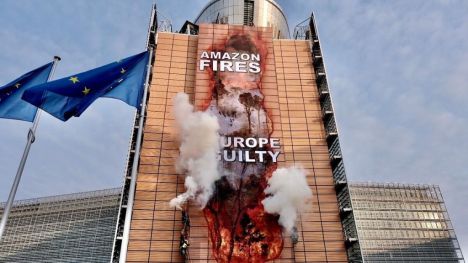 Greenpeace 'hackea' la sede de la Comisión Europea
