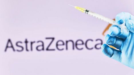 España ha paralizado momentáneamente la vacunación contra el Covid-19 con AstraZeneca