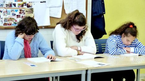 Plena inclusión celebra el Día del Libro con una campaña que insiste en el valor de la lectura fácil