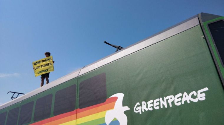 Reivindicación: Un tren en pleno Aeropuerto de Barcelona-El Prat