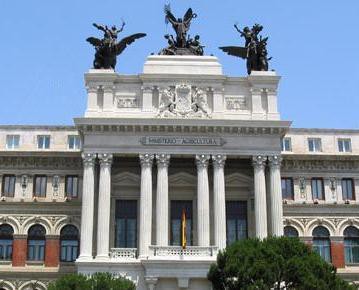 El Gobierno amplía el plazo para que agricultores de Valencia soliciten ayudas por daños