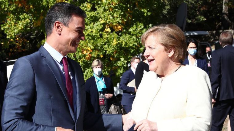 Sánchez acude en Yuste a la entrega a Angela Merkel del Premio Europeo Carlos V