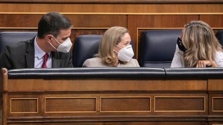 Pedro Sánchez, Nadia Calviño y Yolanda Díaz