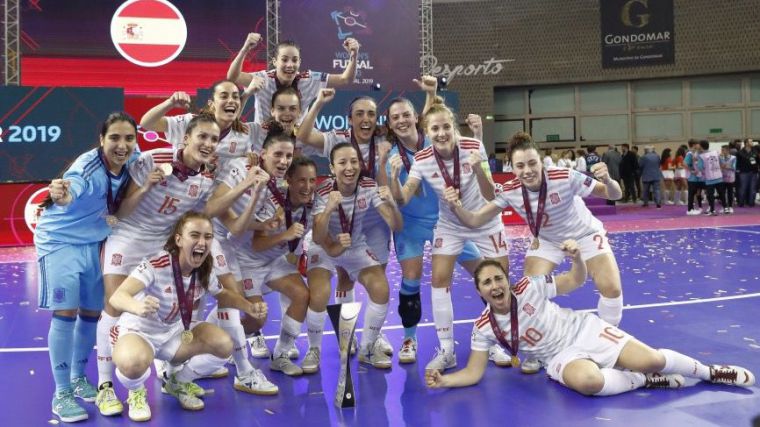 Clàudia Pons: 'Afrontamos este año con muchísima ilusión, queremos revalidar el título de campeonas de Europa'